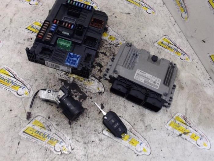 Used Ignition lock + computer Citroen C4 Cactus (0B/0P) 1.6 e-Hdi 92 Price € 210,00 Margin scheme offered by Binckhorst BV