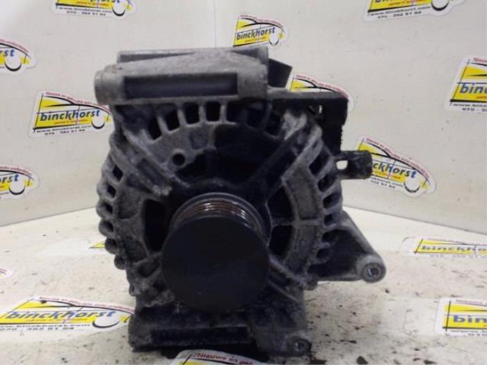 Gebrauchte Dynamo Mercedes C Sportcoupé (C203) 2.2 C-220 CDI 16V Preis € 105,00 Margenregelung angeboten von Binckhorst BV