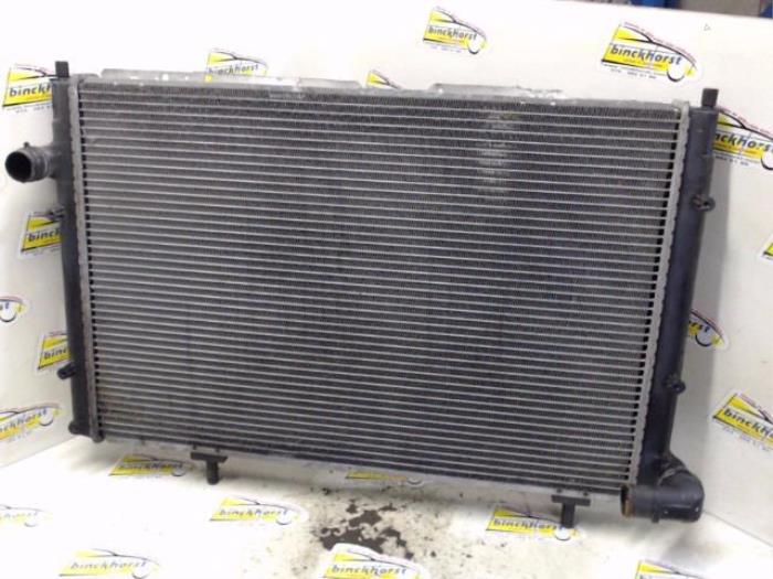 Usagé Radiateur Lancia Thesis (841) 3.0 V6 24V Prix € 78,75 Règlement à la marge proposé par Binckhorst BV
