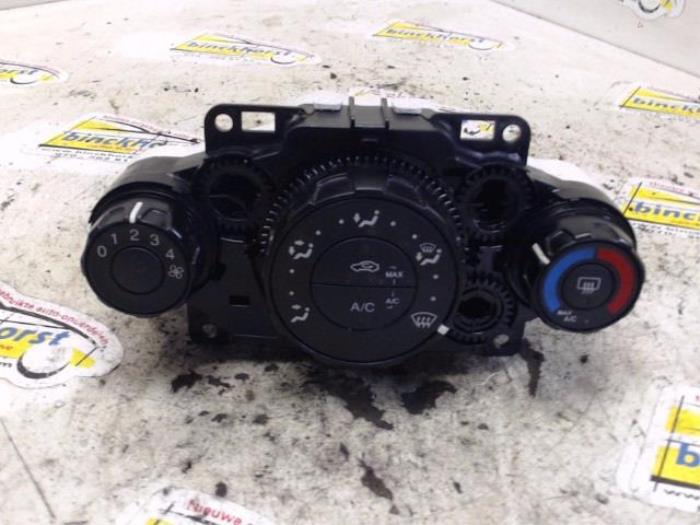 Panel de control de calefacción de un Ford Fiesta 6 (JA8) 1.6 TDCi 16V ECOnetic 2013