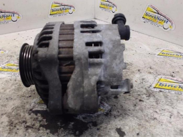 Dynamo van een Honda Civic (EJ/EK) 1.4iS 16V 1998