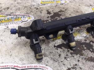 Used Fuel injector nozzle Volkswagen Polo IV (9N1/2/3) 1.4 16V Price € 26,25 Margin scheme offered by Binckhorst BV