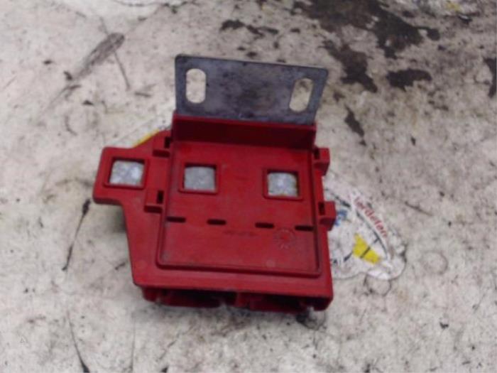 Caja de fusibles Renault Twingo III 1.0 SCe 70 12V 8200279219