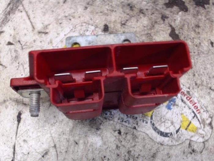 Caja de fusibles Renault Twingo III 1.0 SCe 70 12V 8200279219