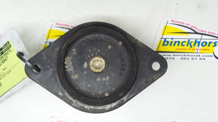 Used Engine mount Volkswagen Caddy II (9K9A) 1.9 SDI Price € 15,75 Margin scheme offered by Binckhorst BV
