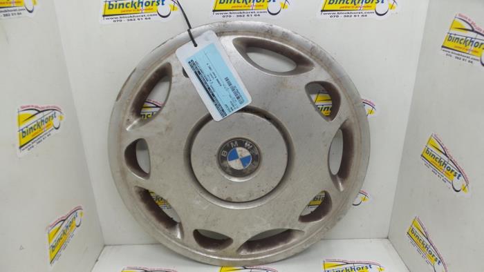 Wheel cover (spare) from a BMW 3 serie (E36/4) 320i 24V 1991