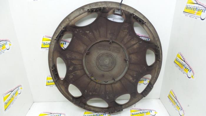 Wheel cover (spare) from a BMW 3 serie (E36/4) 320i 24V 1991