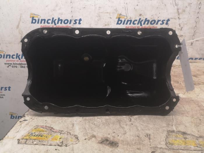 Usagé Couvercle carter Fiat Grande Punto (199) 1.2 Prix € 31,50 Règlement à la marge proposé par Binckhorst BV