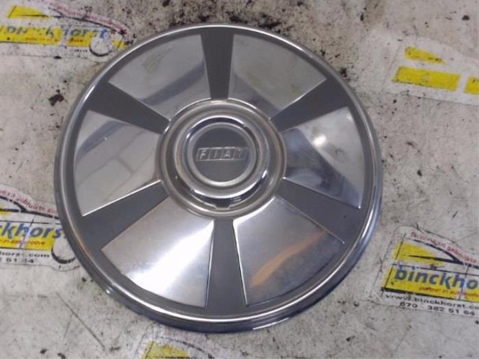 Używane Kolpak Fiat 124 Cena € 26,25 Procedura marży oferowane przez Binckhorst BV