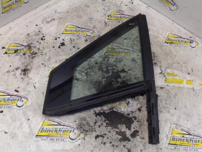 Usados Ventanilla triangular izquierda delante Citroen C4 Berline (LC) 1.6 16V Precio € 26,25 Norma de margen ofrecido por Binckhorst BV