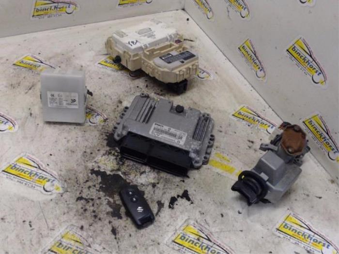 Used Ignition lock + computer Suzuki SX4 (EY/GY) 1.9 DDiS Grip 4x4 Price € 131,25 Margin scheme offered by Binckhorst BV