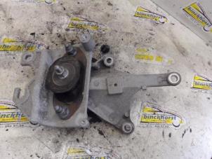 Used Gearbox mount Renault Clio IV (5R) 0.9 Energy TCE 90 12V Price € 26,25 Margin scheme offered by Binckhorst BV