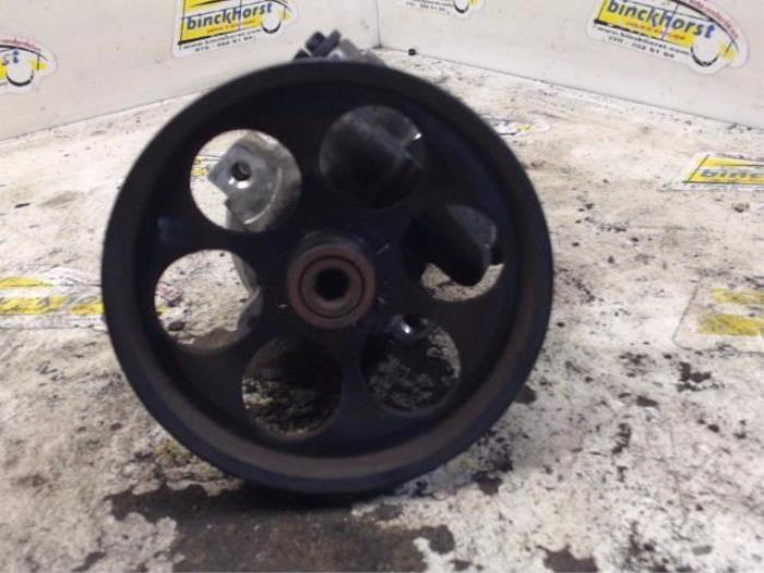 Usagé Pompe de direction Renault Laguna II (BG) 2.0 16V Prix € 52,50 Règlement à la marge proposé par Binckhorst BV