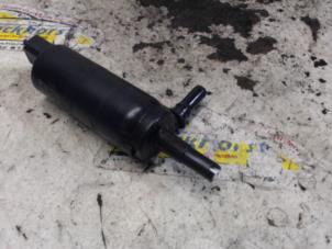 Usados Bomba de rociador de faro BMW X5 (E70) xDrive 40d 3.0 24V Precio € 26,25 Norma de margen ofrecido por Binckhorst BV