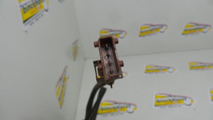 Lambda probe from a Volvo 940 I Estate 2.3i (LPT) Polar 1996