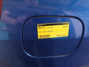 Used Tank cap cover Renault Clio III (BR/CR) 1.2 16V 75 Price € 21,00 Margin scheme offered by Binckhorst BV