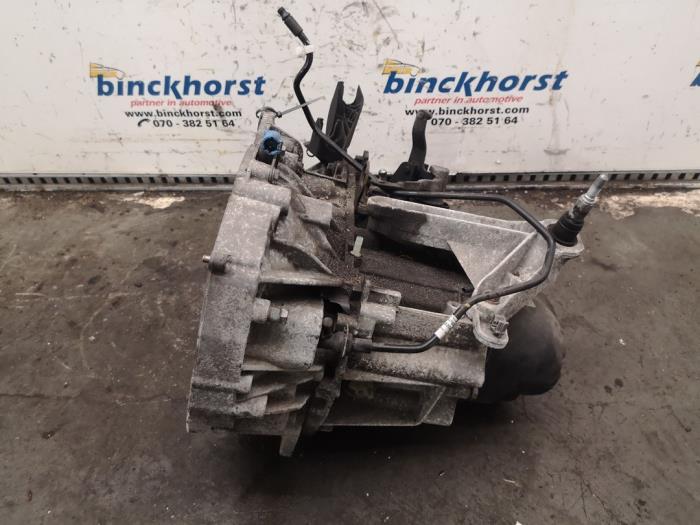 Usagé Boîte de vitesse Renault Clio III (BR/CR) 1.2 16V 75 Prix € 157,50 Règlement à la marge proposé par Binckhorst BV