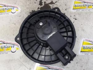 Used Heating and ventilation fan motor Daihatsu Sirion 2 (M3) 1.0 12V DVVT Price € 36,75 Margin scheme offered by Binckhorst BV