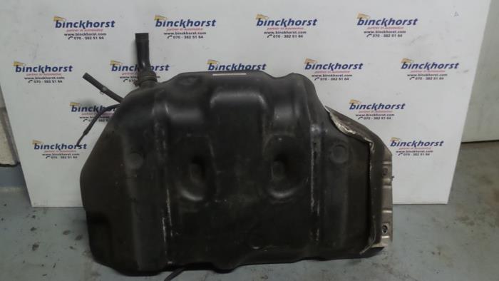 Tank from a Nissan Primera (P11) 1.6 16V 1999