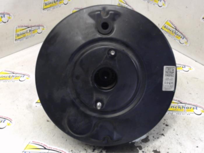 Usados Servofreno Volkswagen Touran (1T1/T2) 1.9 TDI 105 Euro 3 Precio € 42,00 Norma de margen ofrecido por Binckhorst BV