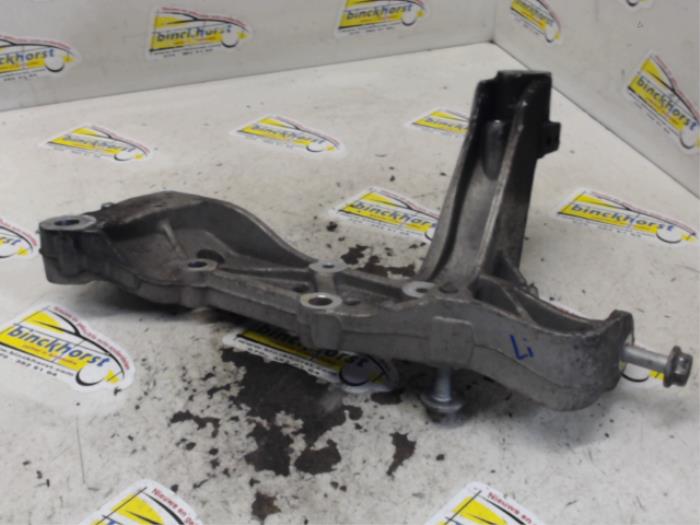 Front wishbone support, left from a Volkswagen Touran (1T1/T2) 1.9 TDI 105 Euro 3 2010