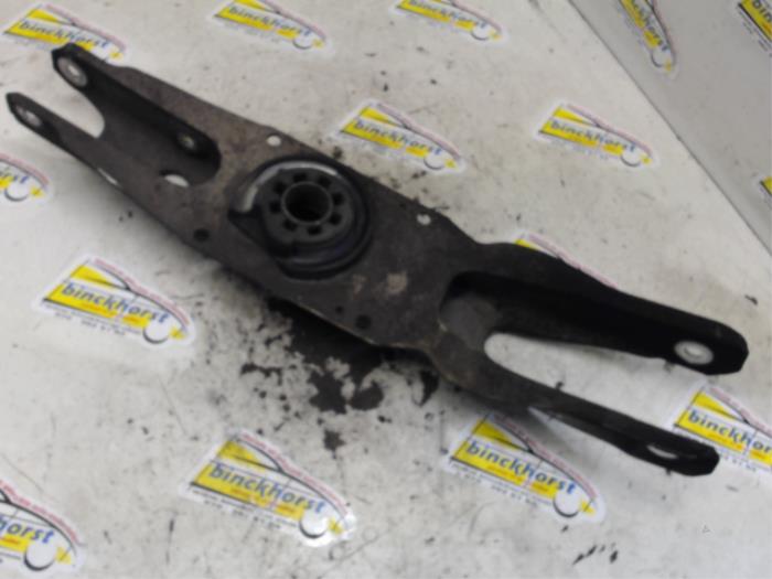 Rear lower wishbone, left from a Mercedes-Benz A (W176) 2.0 A-45 AMG Turbo 16V 4-Matic 2014
