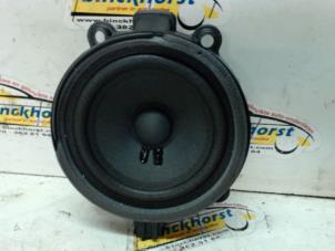 Used Speaker Mercedes Vito (639.7) 3.0 122 CDI V6 24V Price € 31,76 Inclusive VAT offered by Binckhorst BV