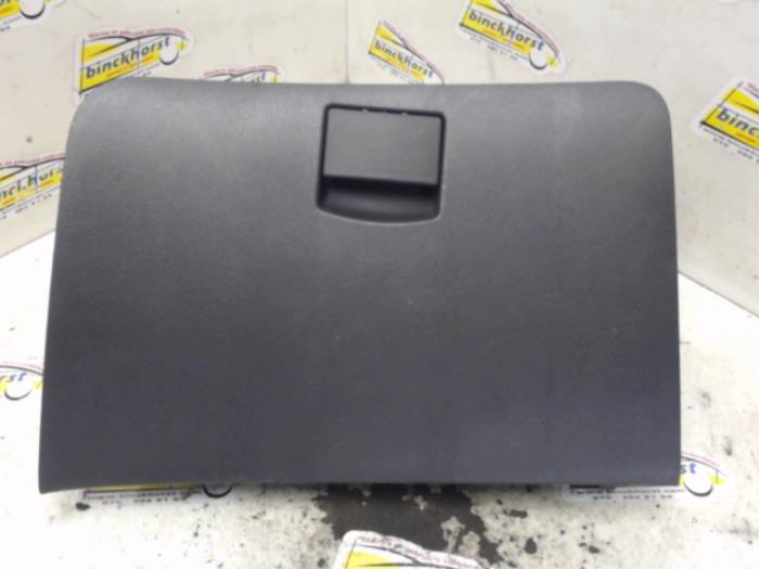 Gebrauchte Handschuhfach Chevrolet Spark 1.0 16V Bifuel Preis € 31,50 Margenregelung angeboten von Binckhorst BV