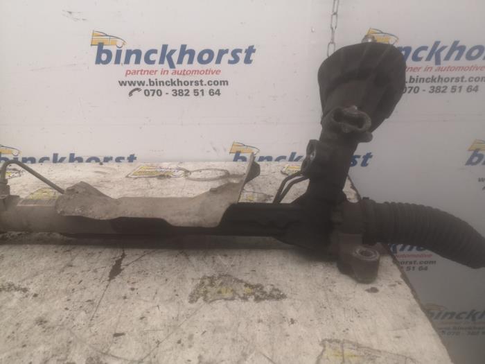 Power steering box from a Ford Focus 2 Wagon 1.6 Ti-VCT 16V 2005