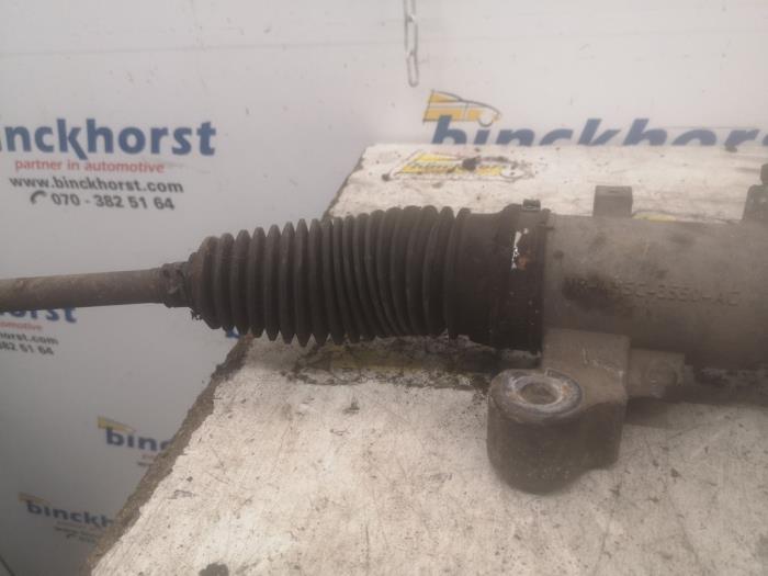 Power steering box from a Ford Focus 2 Wagon 1.6 Ti-VCT 16V 2005