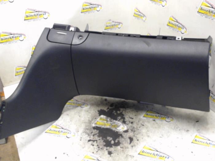Begagnade Handskfack Mercedes E (W211) 3.0 E-280 V6 24V Pris € 31,50 Marginaltabell erbjuds av Binckhorst BV
