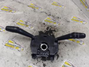 Usagé Commutateur combi colonne de direction Jeep Renegade (BU) 1.4 Multi Air 16V Prix € 52,50 Règlement à la marge proposé par Binckhorst BV