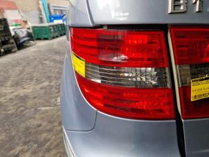 Używane Tylne swiatlo pozycyjne lewe Mercedes B (W245,242) 1.7 B-170 16V Cena € 36,75 Procedura marży oferowane przez Binckhorst BV