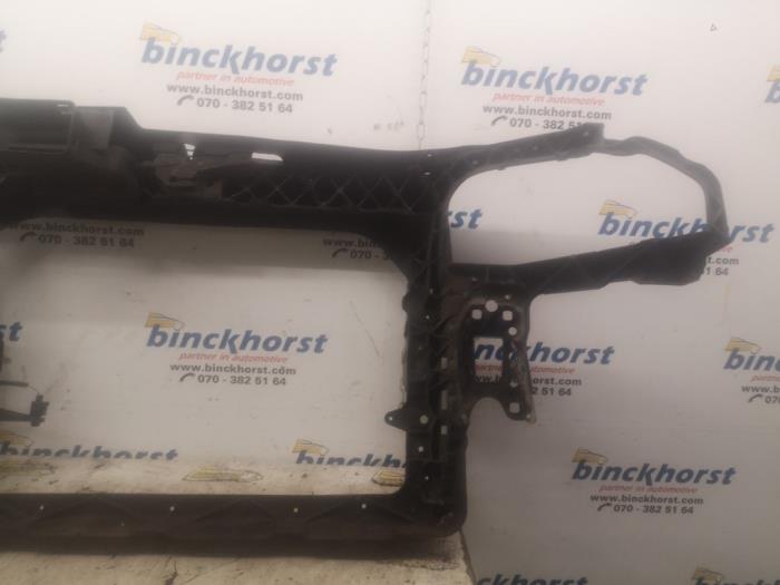 Front panel from a Seat Ibiza III (6L1) 1.9 TDI 100 2006
