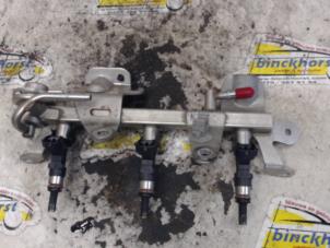 Used Fuel injector nozzle Renault Clio IV (5R) 0.9 Energy TCE 90 12V Price € 61,95 Margin scheme offered by Binckhorst BV