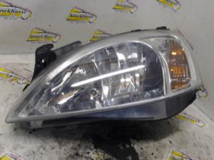 Used Headlight, left Opel Combo (Corsa C) 1.3 CDTI 16V Price € 36,75 Margin scheme offered by Binckhorst BV