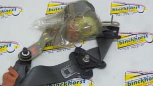 Used Front seatbelt, left Mazda 121 (DB) 1.3i GL,GLX,Top 16V Price € 31,50 Margin scheme offered by Binckhorst BV
