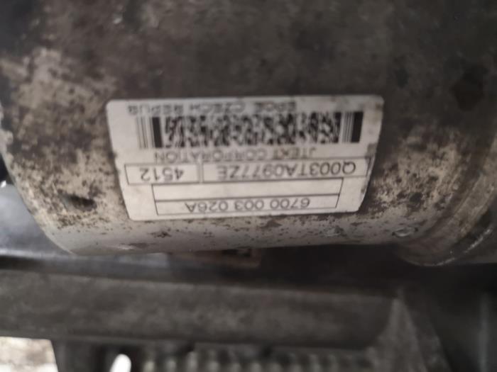 Caja de dirección asistida de un Mercedes-Benz A (W176) 2.0 A-45 AMG Turbo 16V 4-Matic 2014