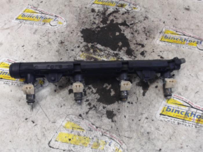 Usagé Système d'injection Volkswagen Golf V (1K1) 1.4 16V Prix € 63,00 Règlement à la marge proposé par Binckhorst BV