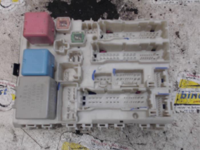 Fuse box from a Toyota Prius (NHW20) 1.5 16V 2008
