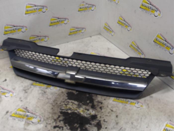 Używane Grill Chevrolet Kalos (SF48) 1.2 Cena € 26,25 Procedura marży oferowane przez Binckhorst BV