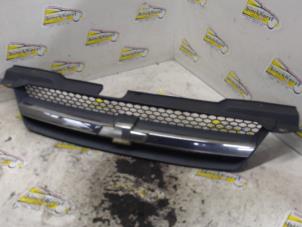 Używane Grill Chevrolet Kalos (SF48) 1.2 Cena € 26,25 Procedura marży oferowane przez Binckhorst BV