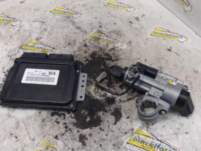Used Ignition lock + computer Chevrolet Kalos (SF48) 1.2 Price € 125,00 Margin scheme offered by Binckhorst BV