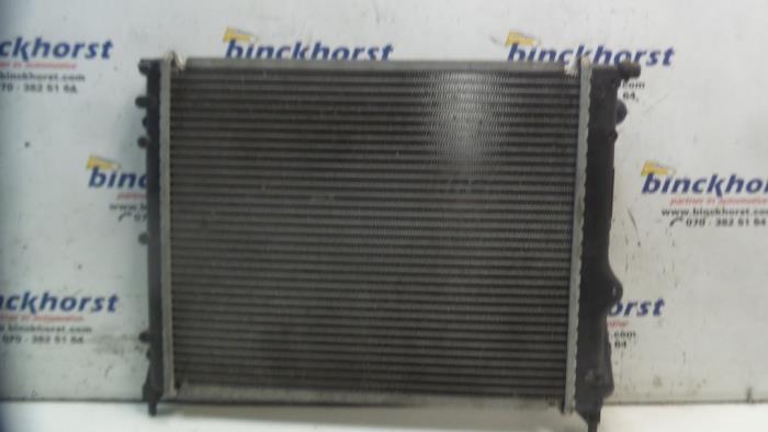 Kühler van een Renault Clio (B/C57/357/557/577) 1.2e Kat. 1991