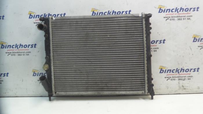 Gebrauchte Kühler Renault Clio (B/C57/357/557/577) 1.2e Kat. Preis € 31,50 Margenregelung angeboten von Binckhorst BV