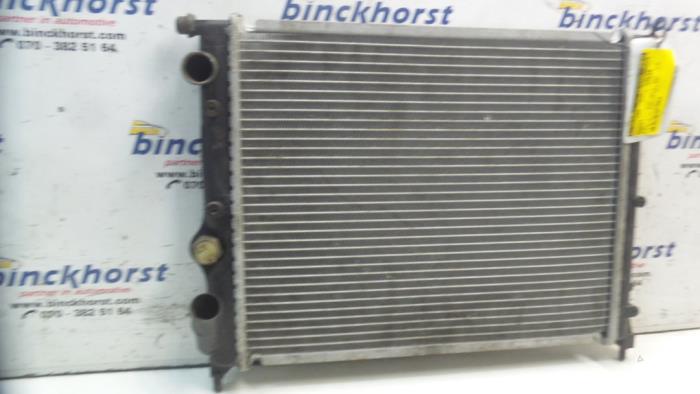 Kühler van een Renault Clio (B/C57/357/557/577) 1.2e Kat. 1991