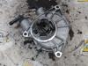 Bomba de vacío (diésel) de un Daewoo Captiva (C140) 2.2 D 16V 4x4 2013