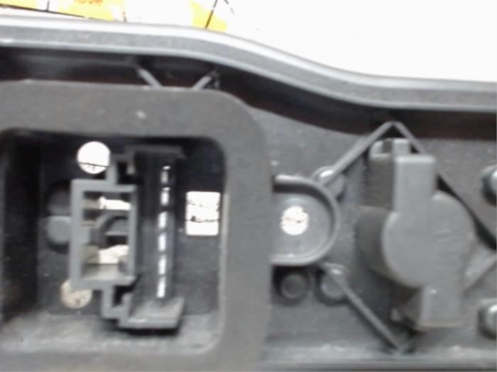 Circuito impreso de luz trasera izquierda de un Fiat Doblo