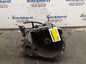 Used Gearbox Renault Clio III (BR/CR) 1.2 16V 75 Price € 105,00 Margin scheme offered by Binckhorst BV