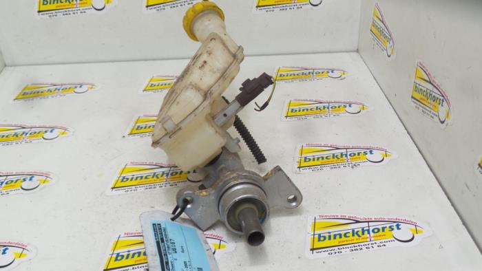 Master cylinder from a Citroën C3 Pluriel (HB) 1.4 2005